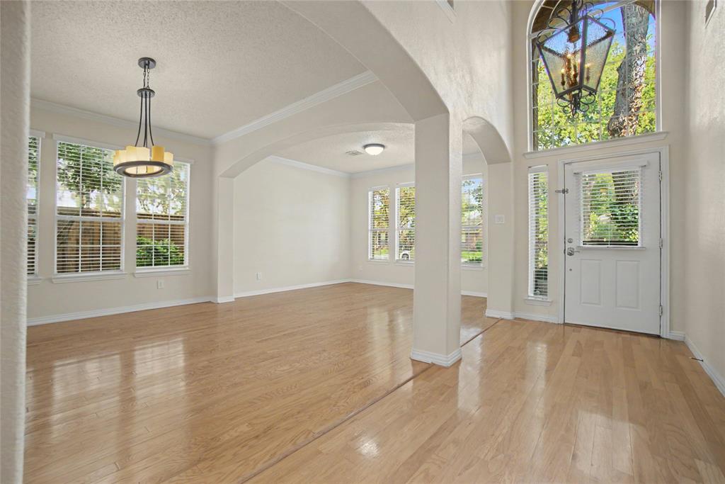 5817 Louisville Drive