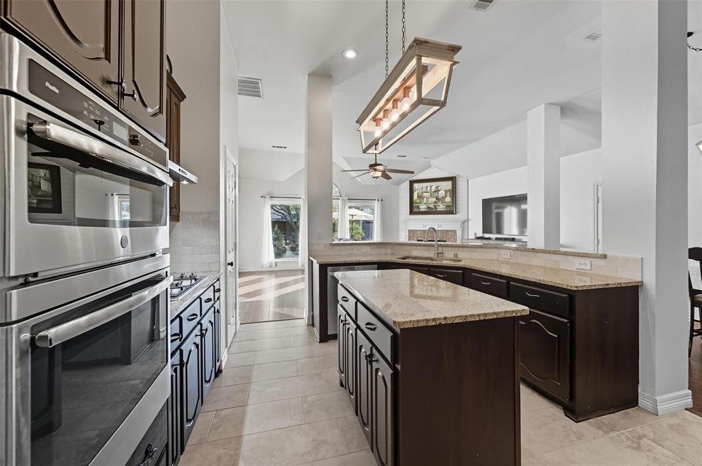 2810 Saint Maria