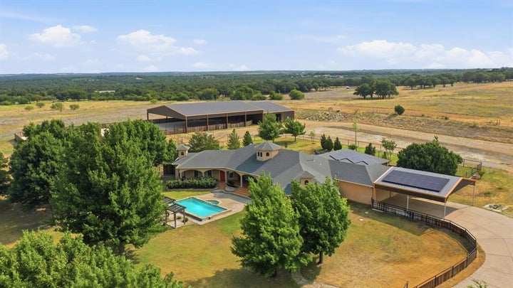 Photo 1 of 40 — 3540 N Whitt Road, Perrin, TX 76486