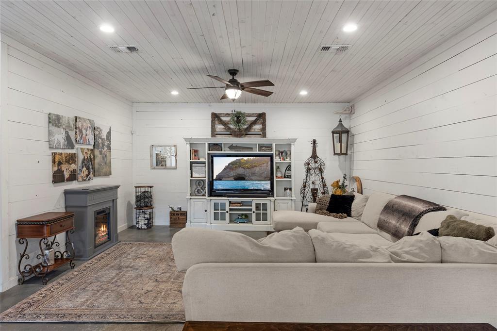 NA - Commercial Sale