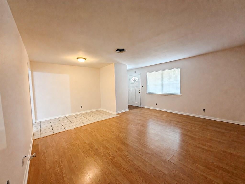 Photo of 5720 Walla Avenue, Fort Worth, TX 76133 (MLS # 21375021)