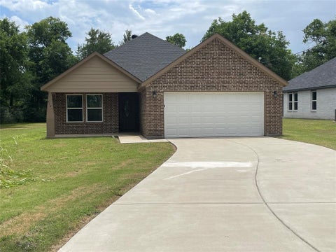Photo of 4101 MORRISON, Greenville, TX 75401 (MLS # 21390183)