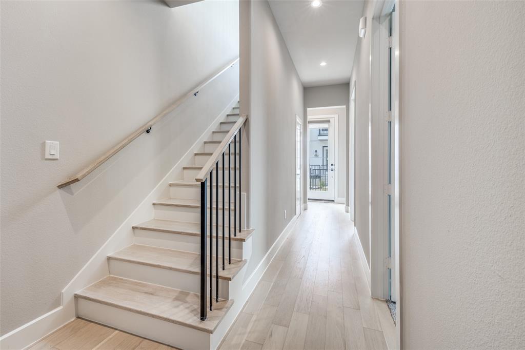 Main 7 Twnhm Add - Residential