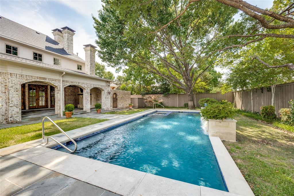 MEADOWOOD ESTATES - Residential