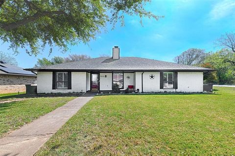 Photo of 2205 Mayfield Circle, Corinth, TX 76208 (MLS # 21219545)