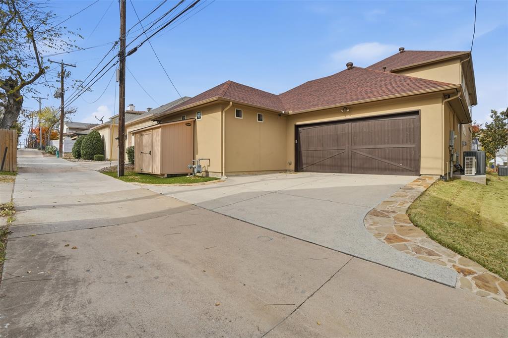 Country Club Heights - Residential