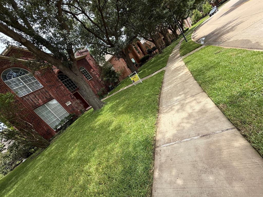 986 Village Parkway