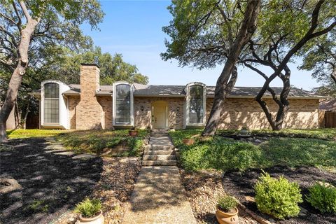 Photo of 17202 Graystone Drive, Dallas, TX 75248 (MLS # 21197380)
