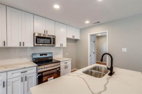 6601 Reeves Street Richland Hills TX 76118