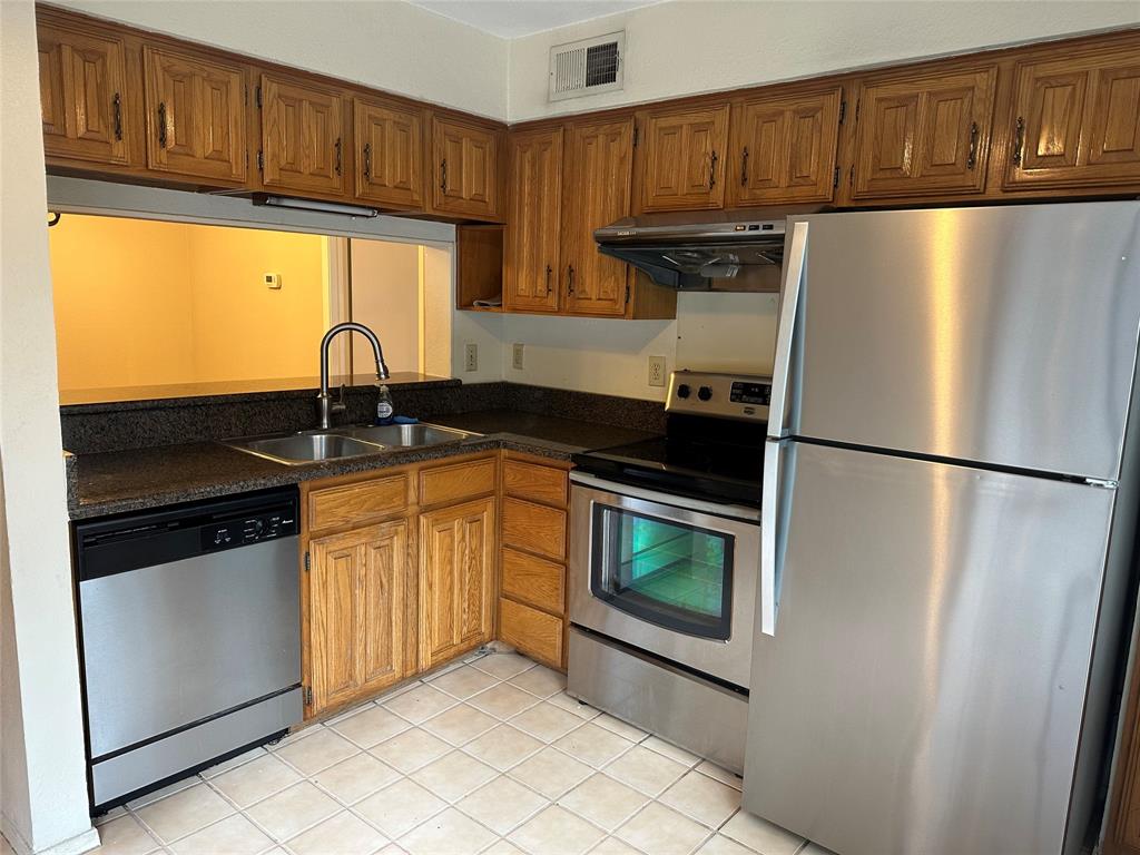 Richardson Crossroads Ph 01 & 02 - Residential Lease