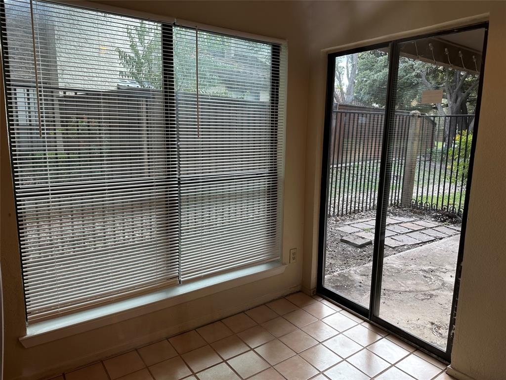 Richardson Crossroads Ph 01 & 02 - Residential Lease