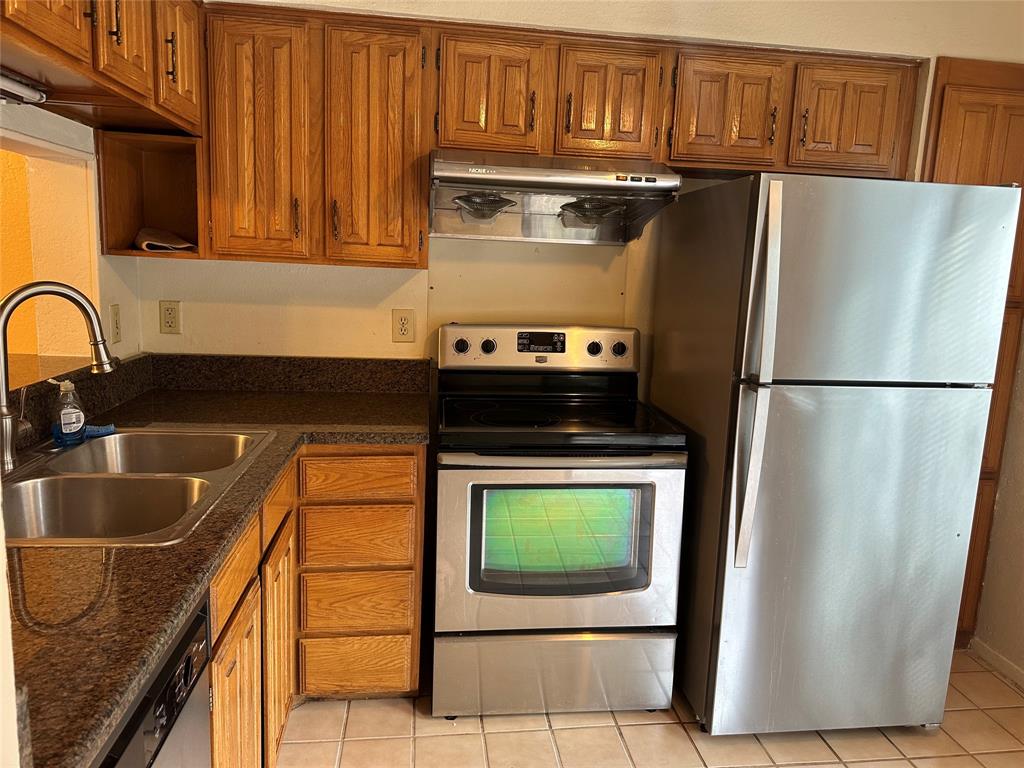 Richardson Crossroads Ph 01 & 02 - Residential Lease