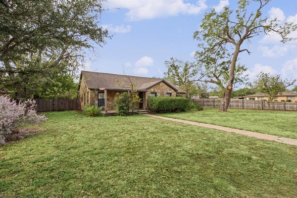 2051 EDGEMONT DR, ABILENE, TX 79602 - Image bdfc32bfdbd7a2de26d9c58520f7a8a0/127768319