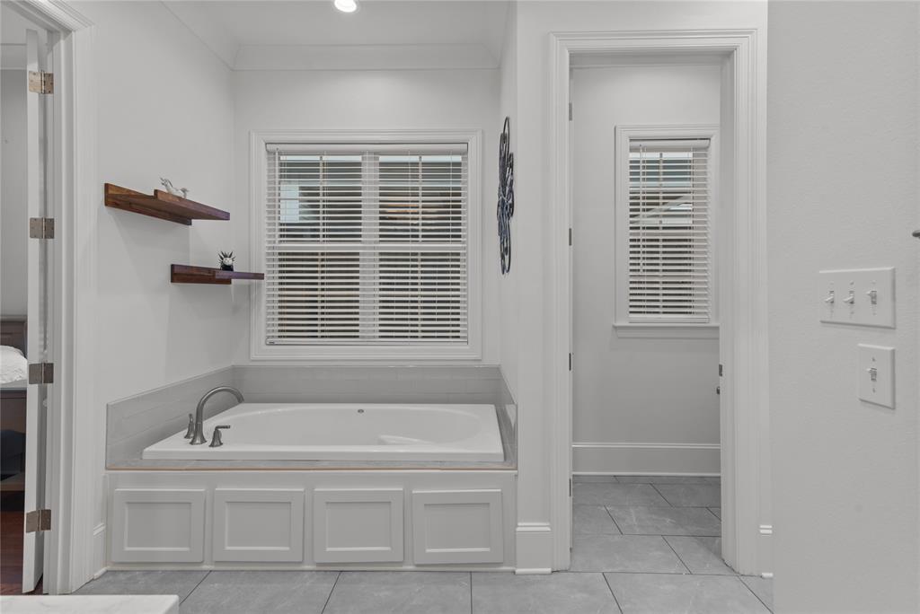 Shreveport, Louisiana 71106, United States, 3 Bedrooms Bedrooms, ,2 BathroomsBathrooms,Residential,Pending,30010