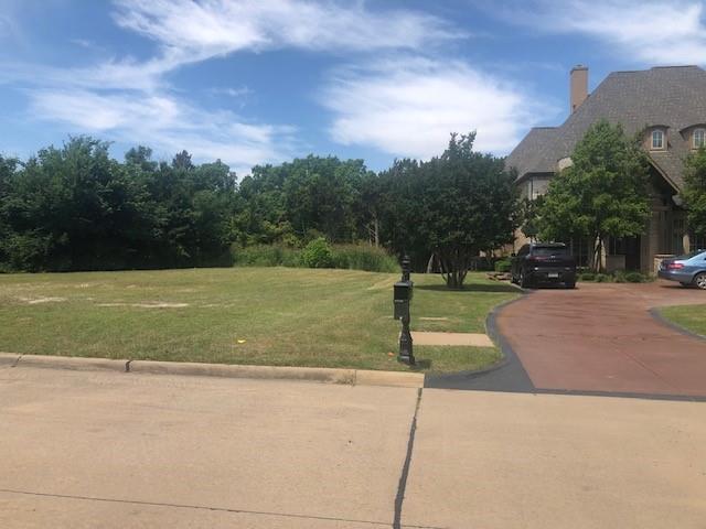 925 Belclaire Circle