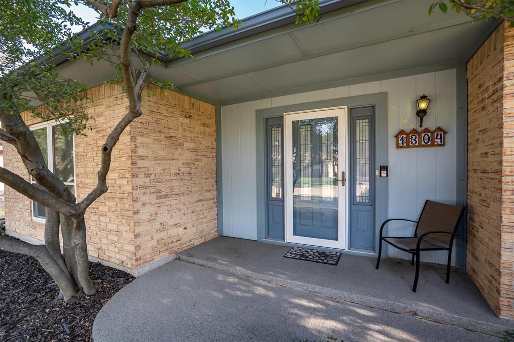 1304 River Oaks Drive