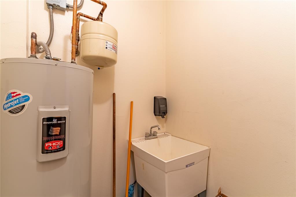 Harris Additon - Commercial Lease