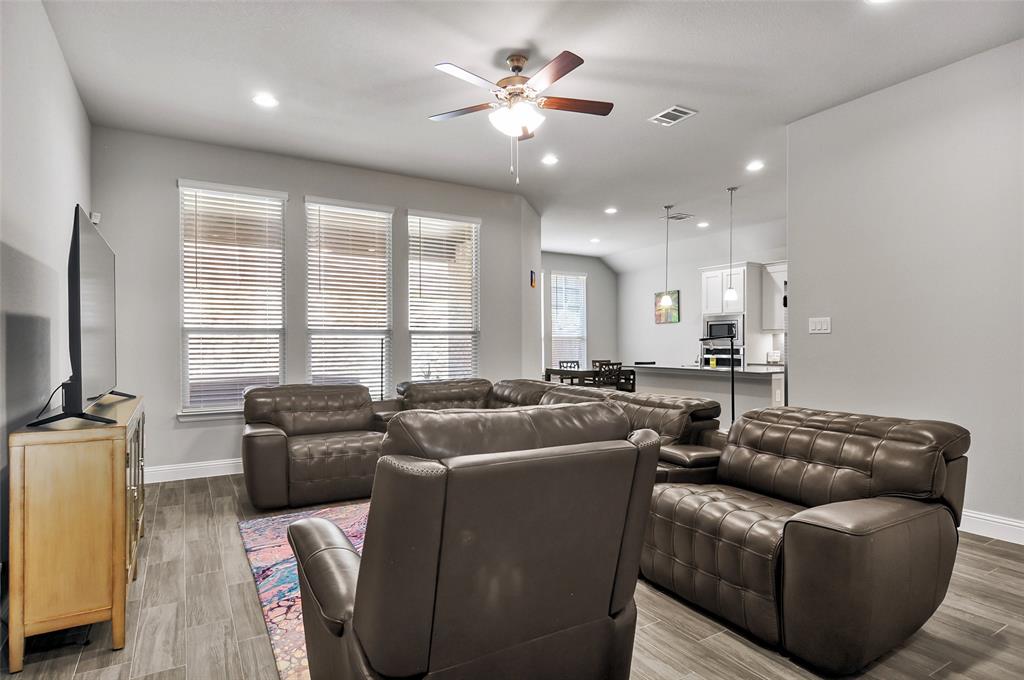 3648 Walnut Ridge Drive