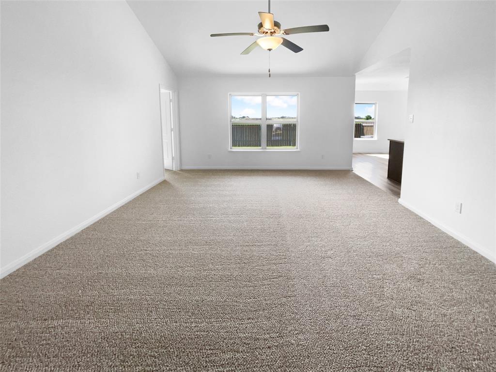 124 Crockett Way