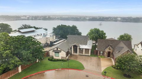 914 Waterpoint Court E Granbury TX 76048