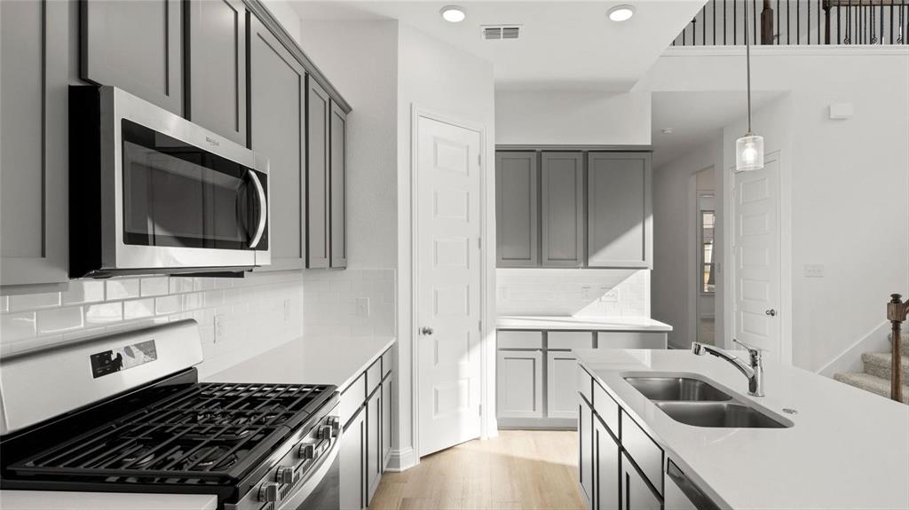 Sheppards Place Ph 2 - Residential Lease