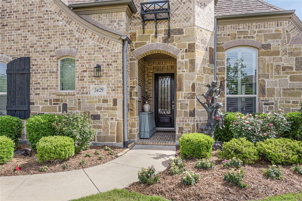 3429 Lochside