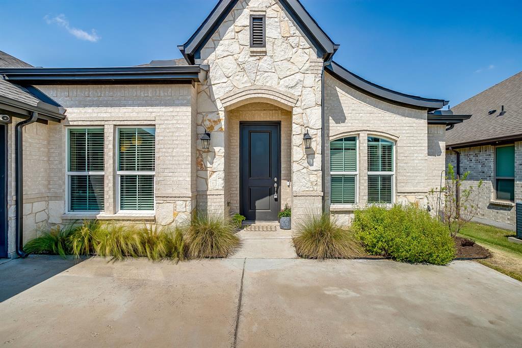 1032 Legacy Oaks