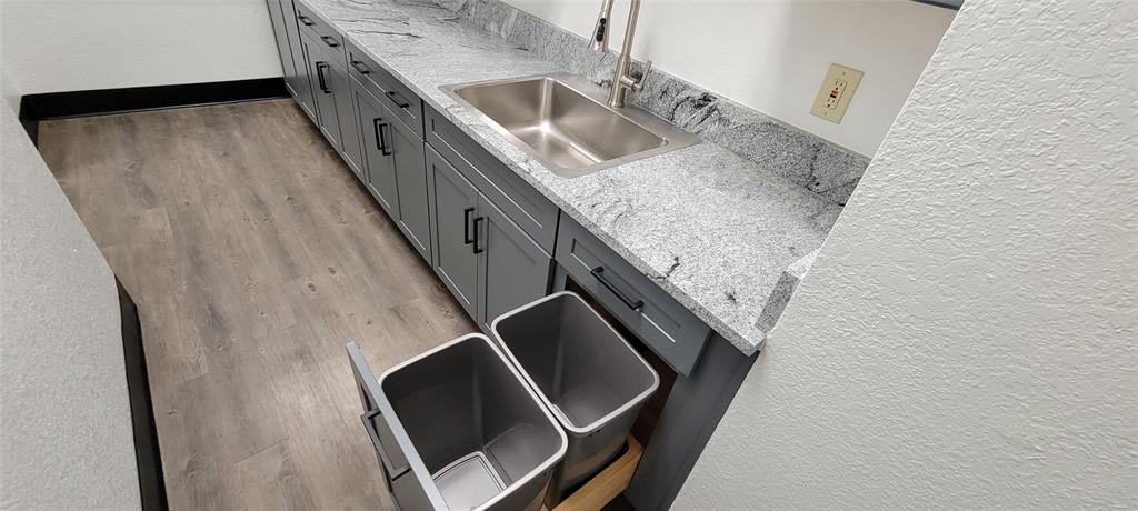 Central Irving Place - Commercial Lease