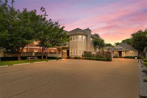 1906 S 11th Street Waco TX 76706