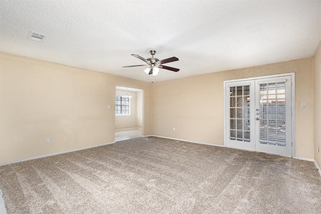 3700 Village Glen Trail