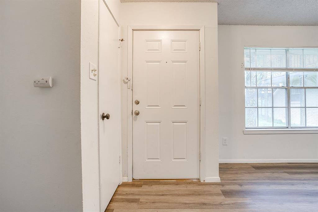 5201 Curzon Avenue 9