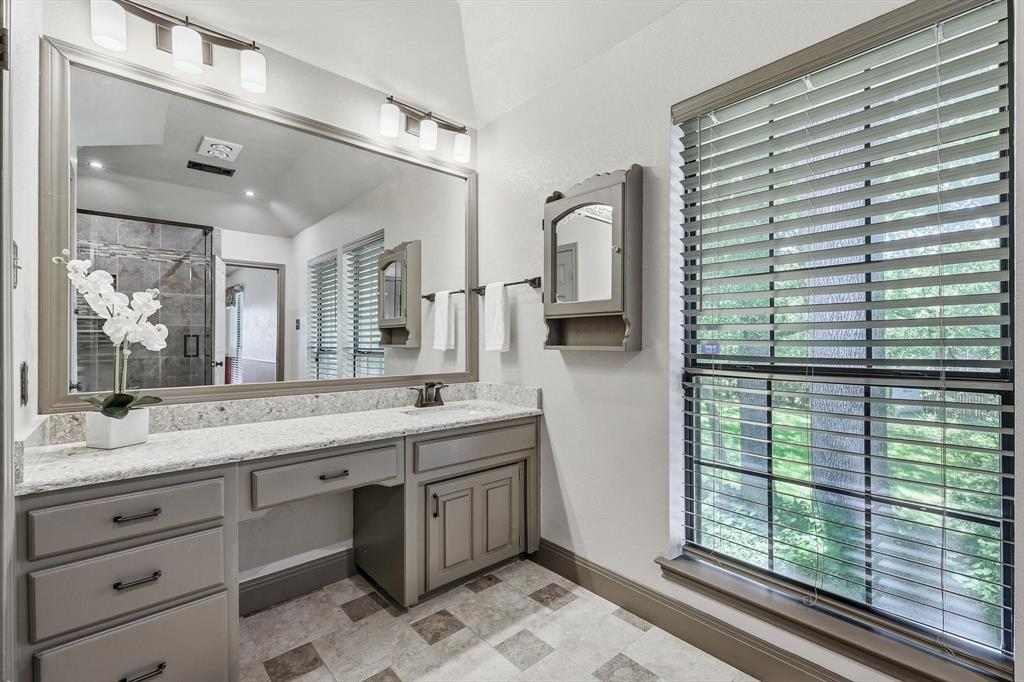 3813 Cambridge Circle W