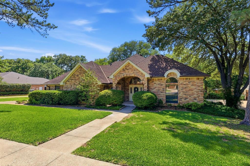 3813 Cambridge Circle W