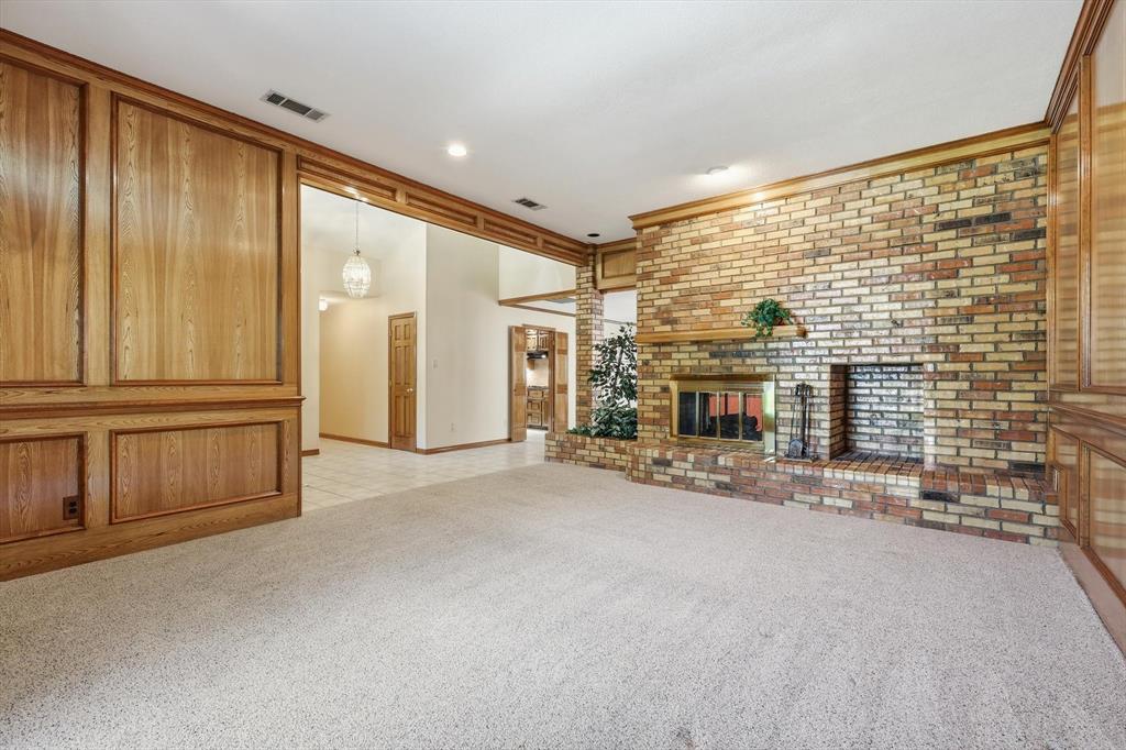 3813 Cambridge Circle W