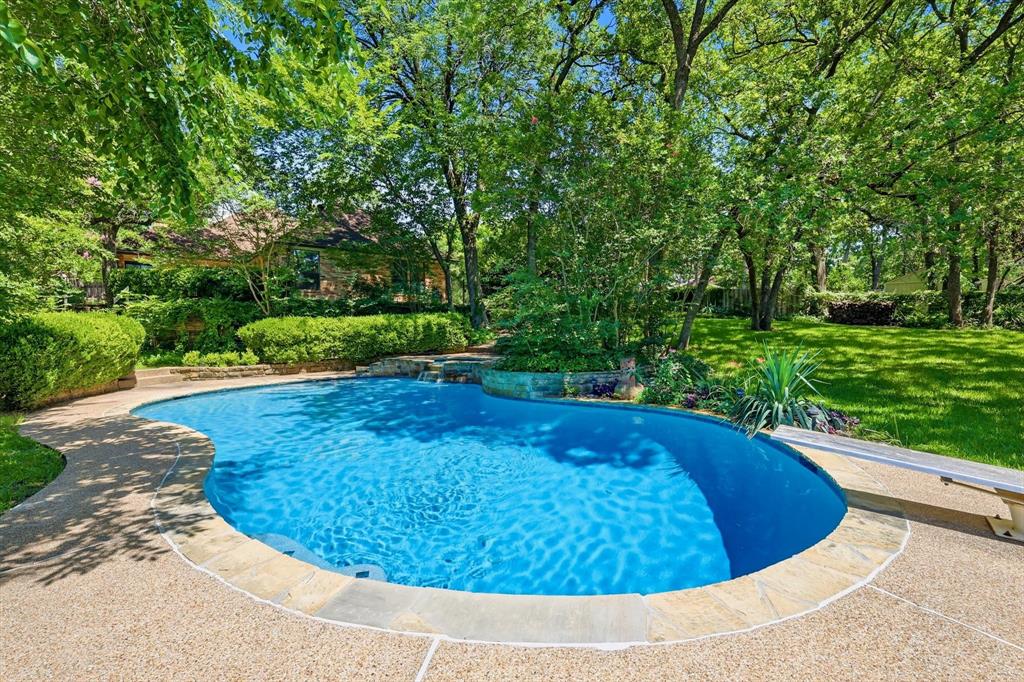 3813 Cambridge Circle W