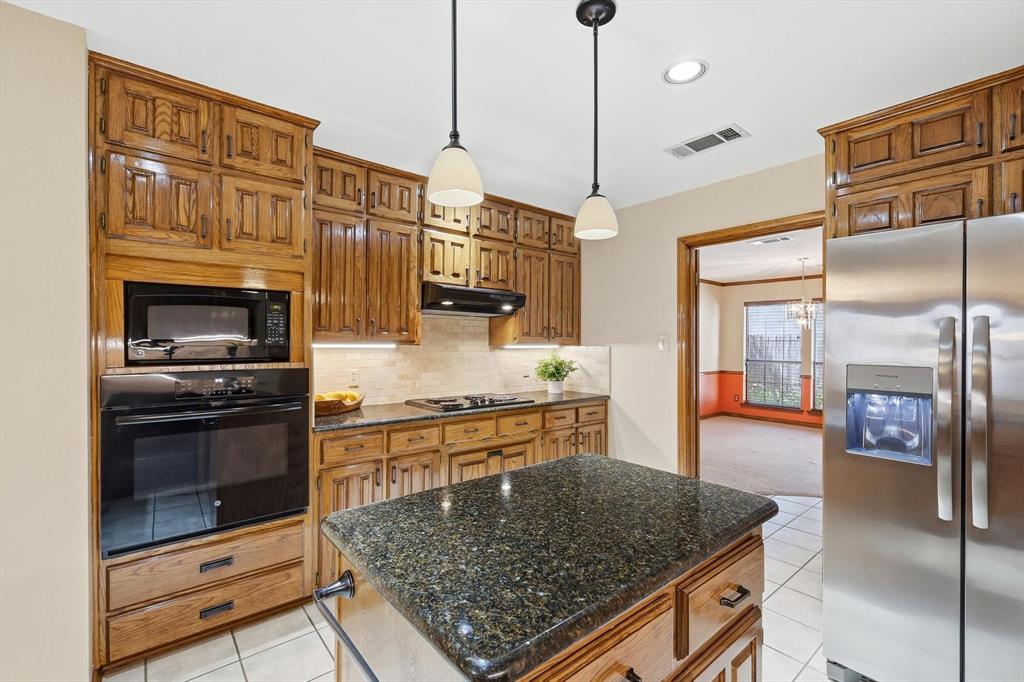 3813 Cambridge Circle W