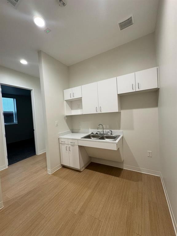 S11628 - Commercial Lease