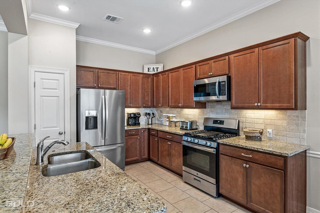 Bossier City, Louisiana 71112, United States, 4 Bedrooms Bedrooms, ,2 BathroomsBathrooms,Residential,Pending,46738