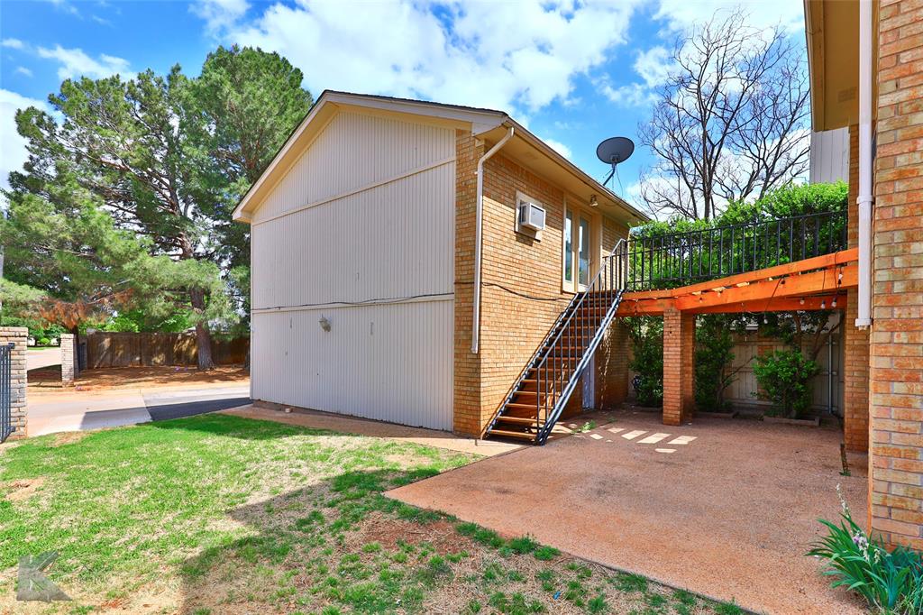 55 Fairway Oaks Boulevard