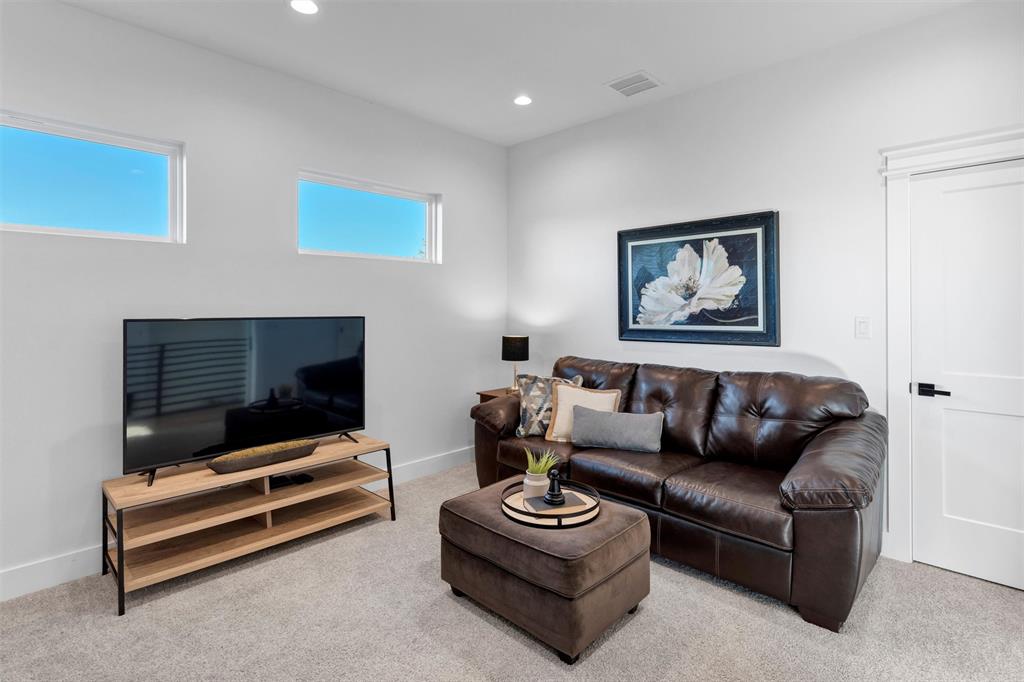 Weatherford, Texas 76088, United States, 5 Bedrooms Bedrooms, ,4 BathroomsBathrooms,Residential,Active,107245