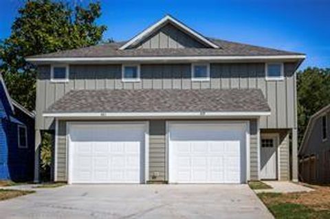 Photo of 419 W Elm Street, Denison, TX 75020 (MLS # 21154600)