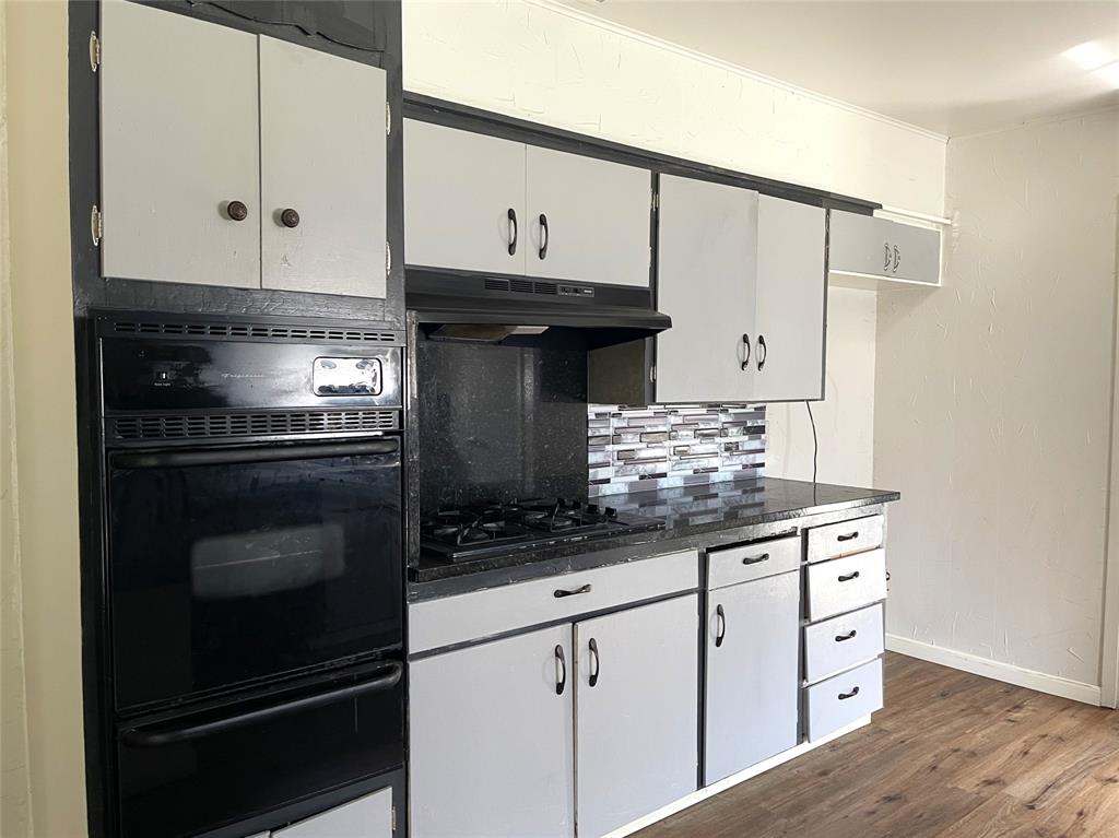 Varelaxi League Grant - Residential