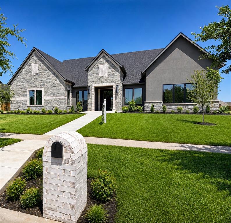 1012 Devonshire Drive N