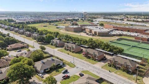 Photo of 5837 Shadydell Drive, Fort Worth, TX 76135 (MLS # 21197263)