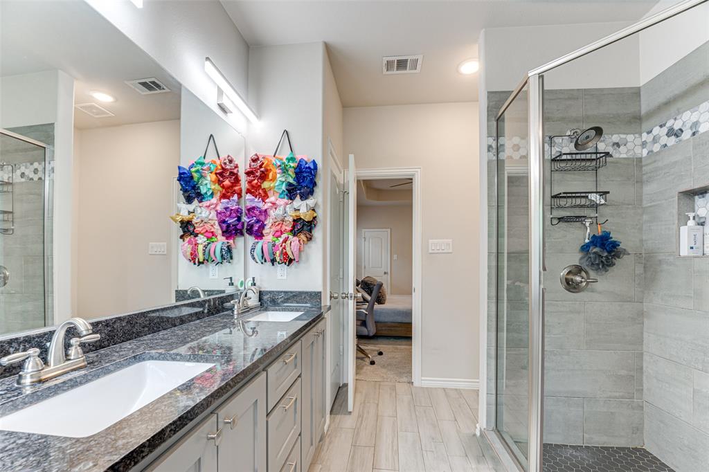 Temple-Rev - Residential Lease