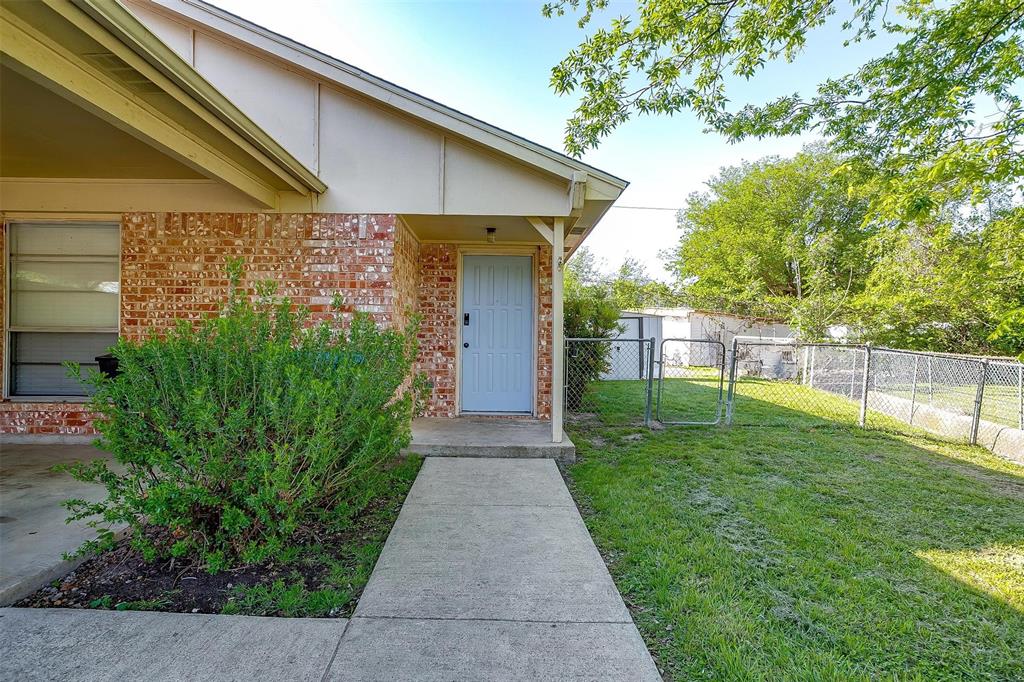 4501 Tree Lane