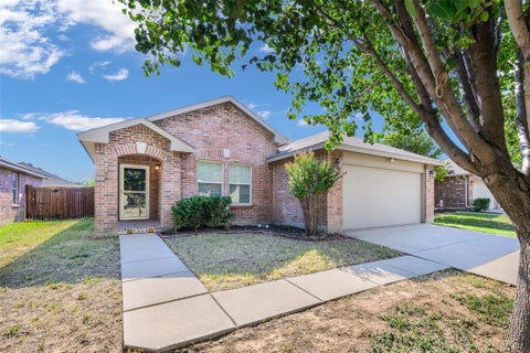 Photo of 7045 Derbyshire Drive, Fort Worth, TX 76137 (MLS # 21416951)