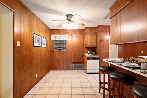 Tiny photo for 210 31st Street SW, Paris, TX 75460 (MLS # 21396470)
