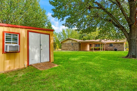 Tiny photo for 210 31st Street SW, Paris, TX 75460 (MLS # 21396470)
