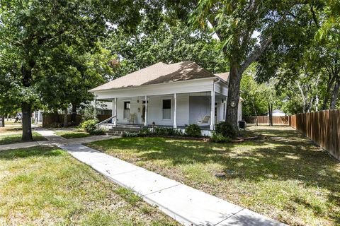 A home in Waxahachie